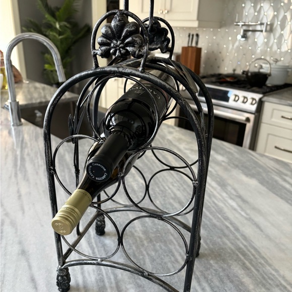 Handsome 5 bottle counter top wine rack pewter /black colour tasteful secure - Picture 16 of 17